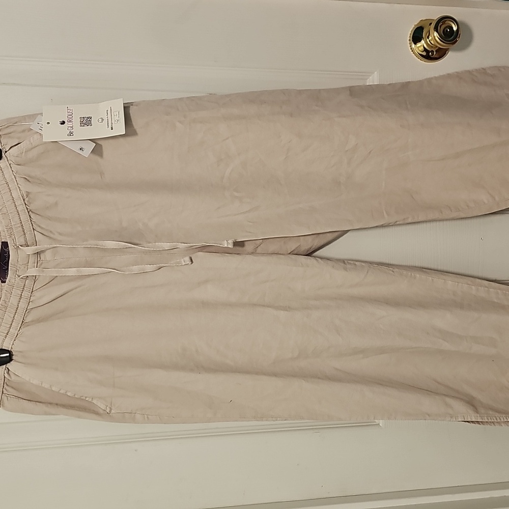 Gloria Vanderbilt Women's Taupe Capri Pants - Blaine